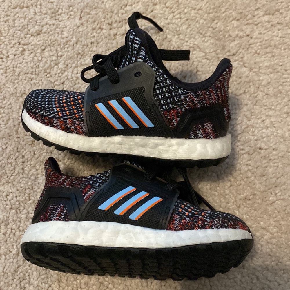 Infant Adidas UltraBOOST 19 I. Size 5K.